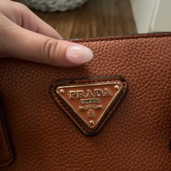 Prada Bag
Galleria leather handbag - Picture 4 of 4